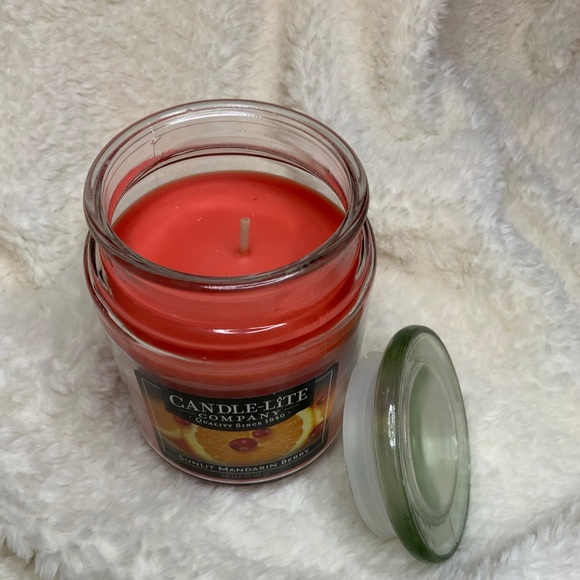 🆕Candle-Lite Mandarin Berry Glass Jar Candle 18oz - Picture 5 of 6